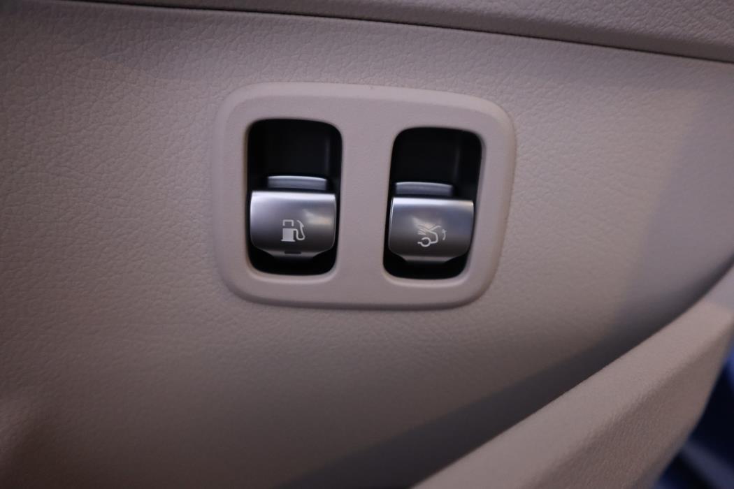 MERCEDES-BENZ C 2026