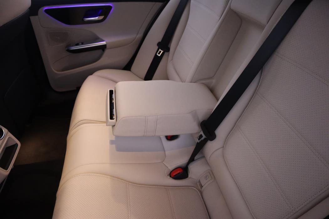 MERCEDES-BENZ C 2026