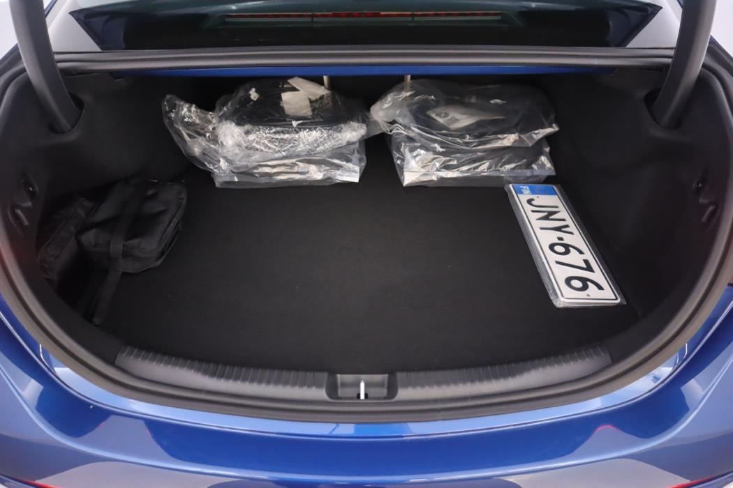 MERCEDES-BENZ C 2026