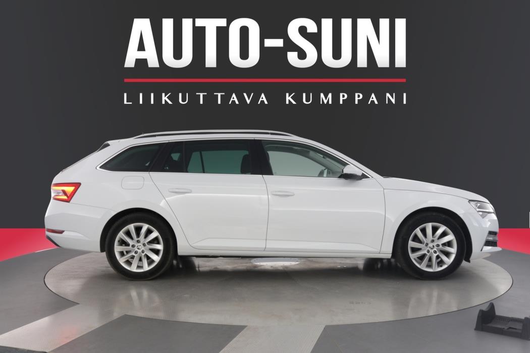 SKODA Superb 2023