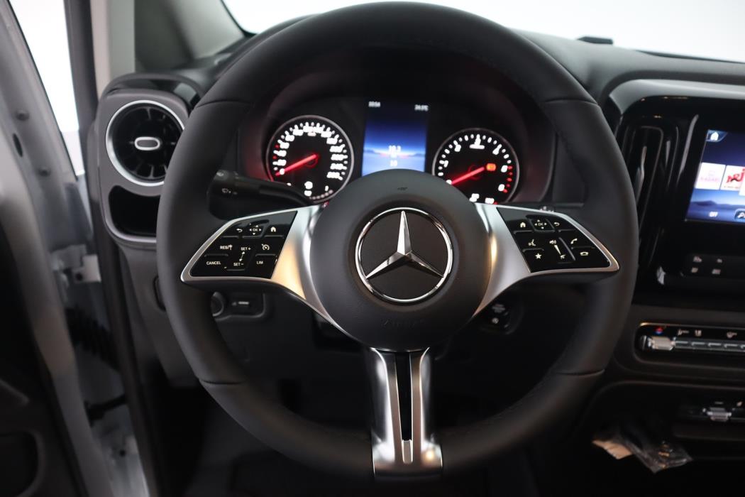 MERCEDES-BENZ Vito 2025