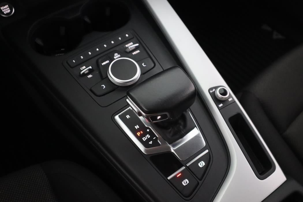 AUDI A4 2017
