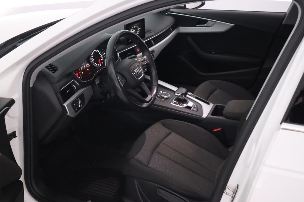 AUDI A4 2017
