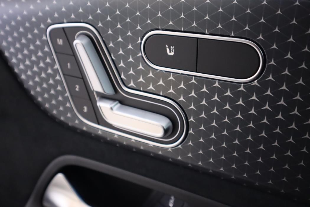 MERCEDES-BENZ EQB 2026