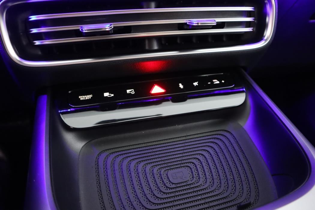 MERCEDES-BENZ GLB 2026