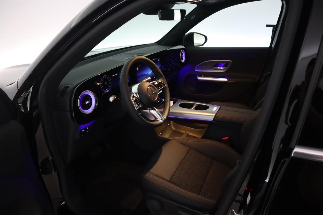 MERCEDES-BENZ GLB 2026