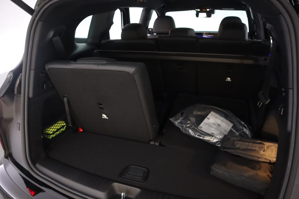 MERCEDES-BENZ GLB 2026
