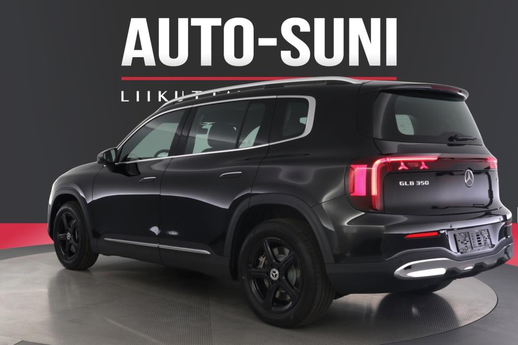 MERCEDES-BENZ GLB 2026