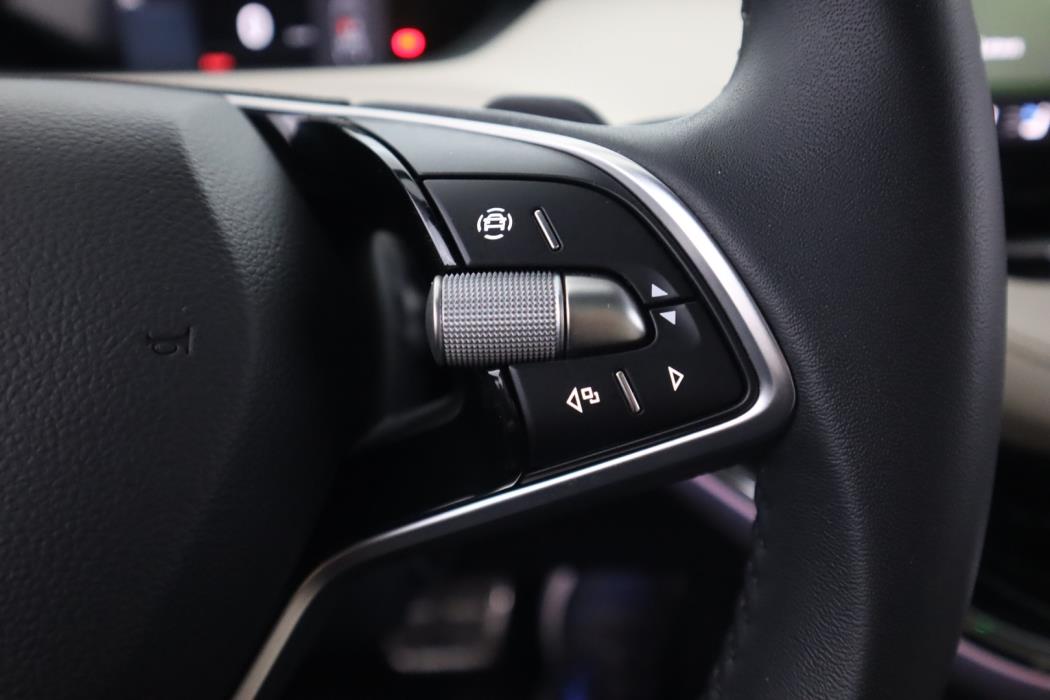 MERCEDES-BENZ EQS 2022