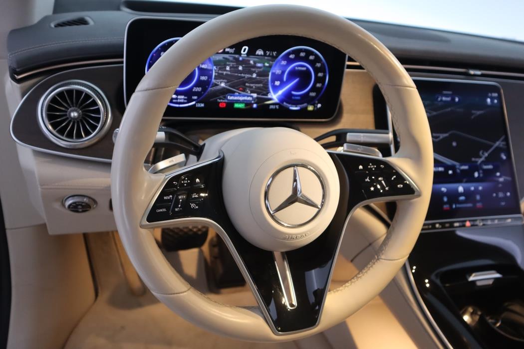 MERCEDES-BENZ EQS 2022