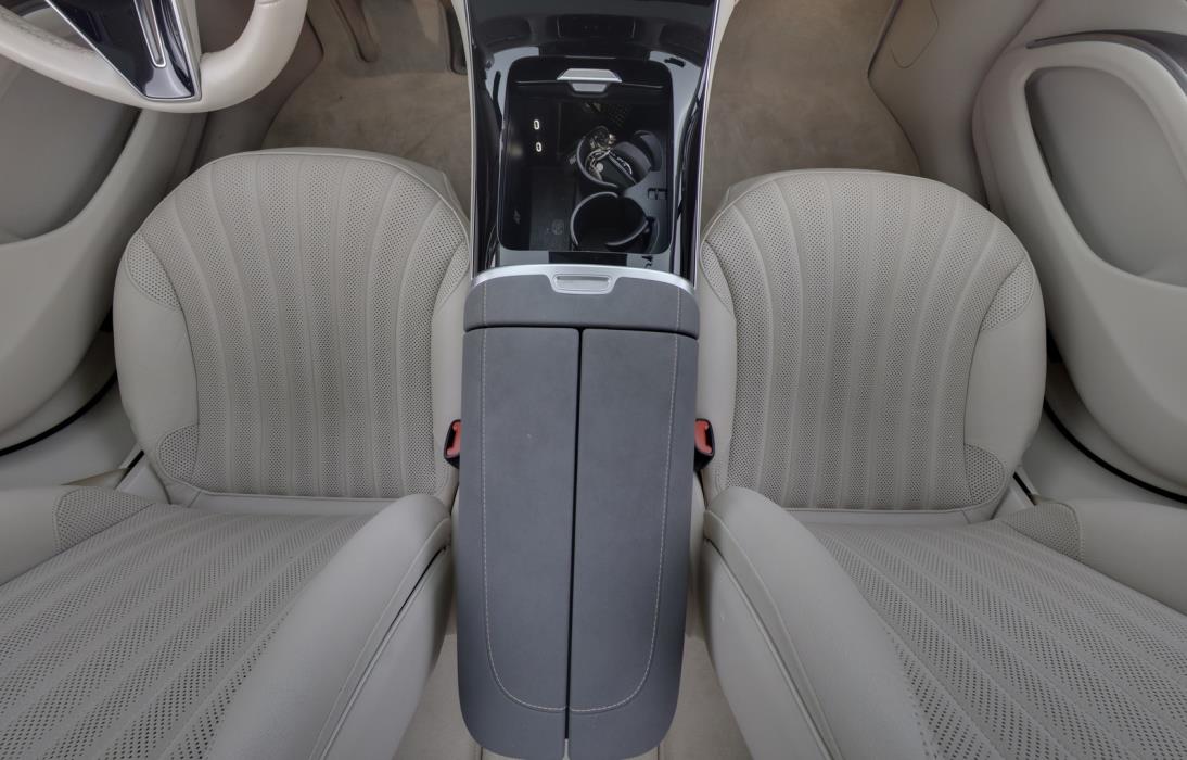 MERCEDES-BENZ EQS 2022