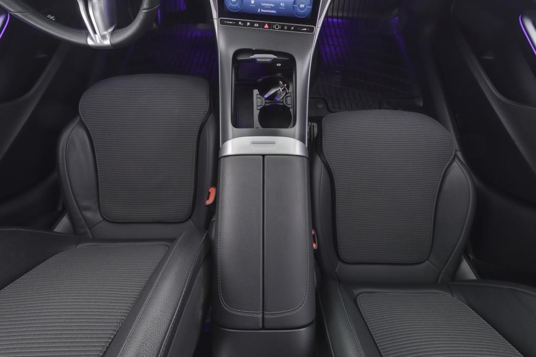 MERCEDES-BENZ C 2023