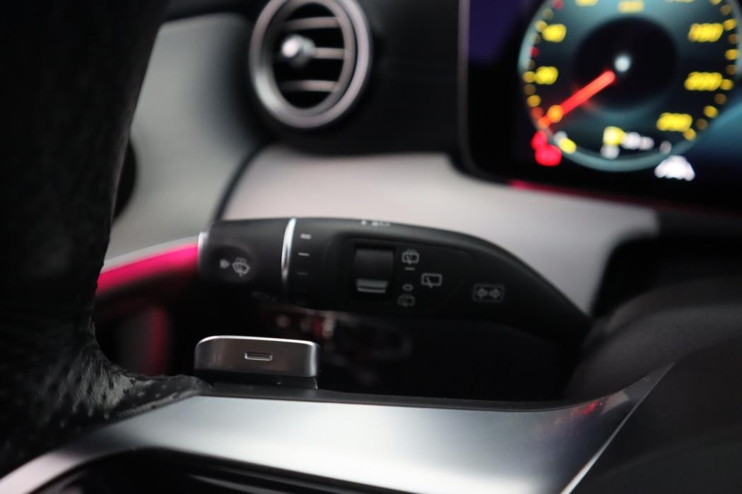 MERCEDES-BENZ E 2022