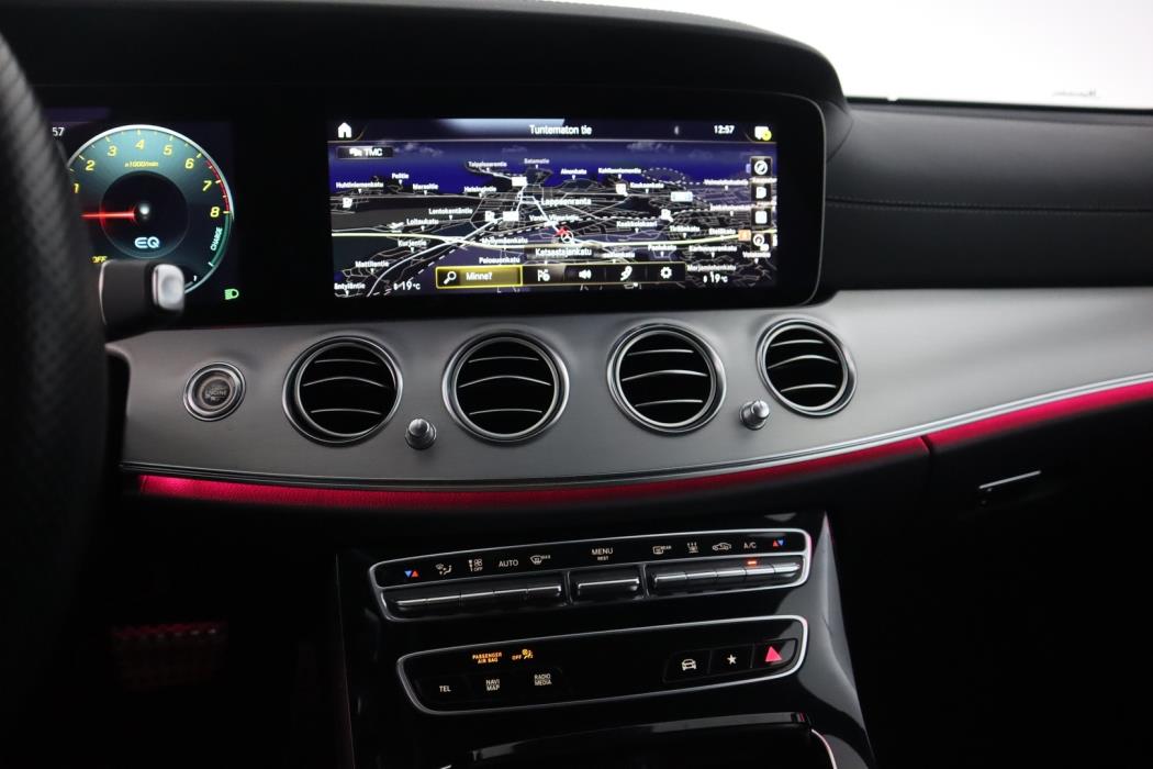 MERCEDES-BENZ E 2022