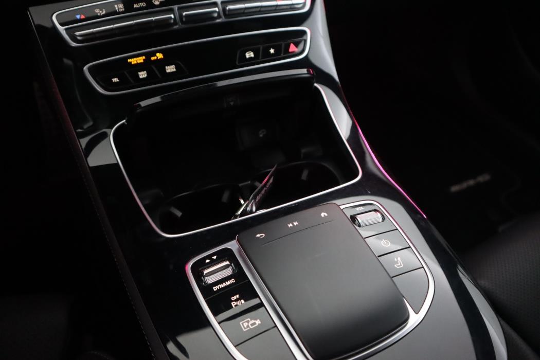 MERCEDES-BENZ E 2022