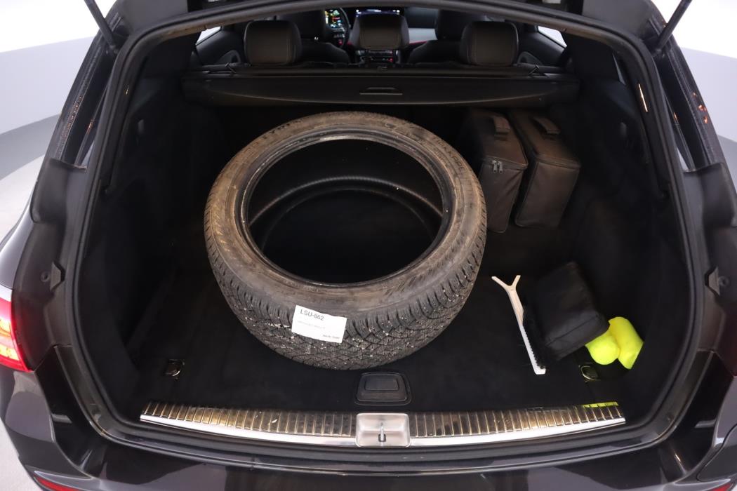 MERCEDES-BENZ E 2022