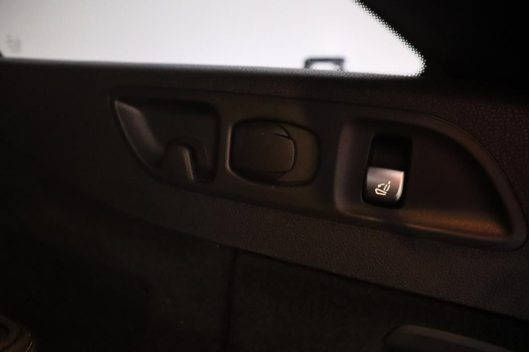 MERCEDES-BENZ E 2022