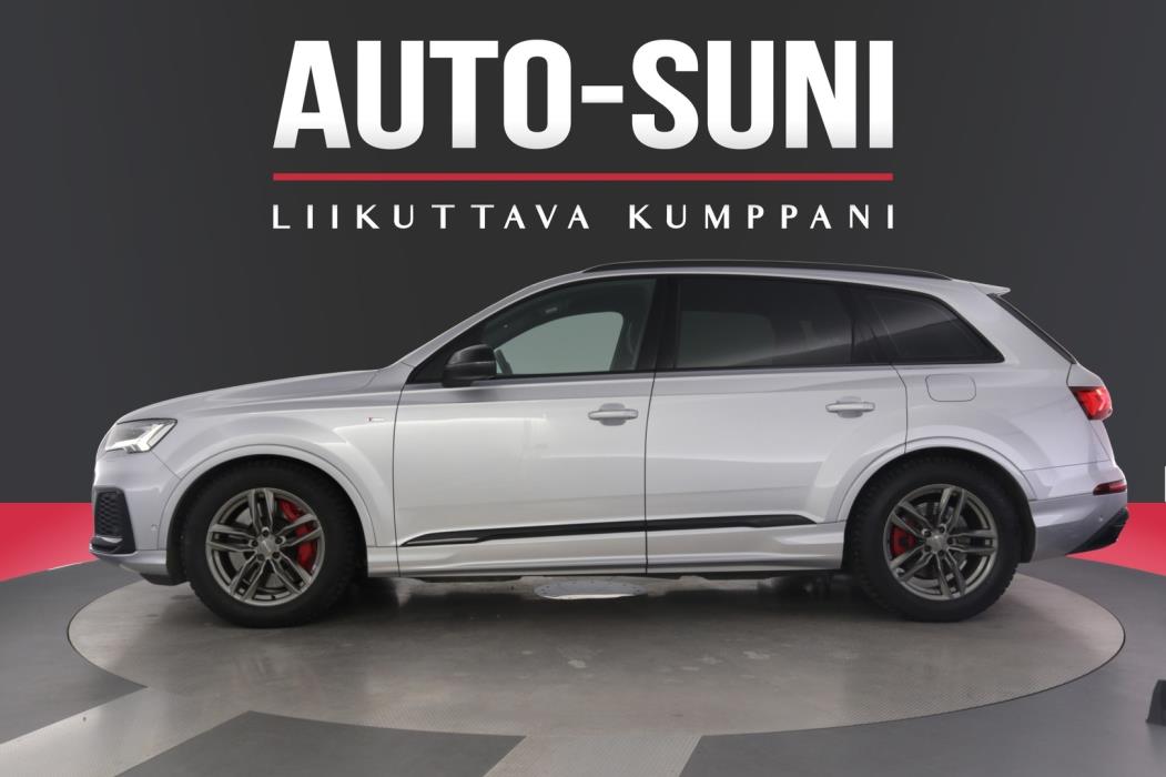AUDI Q7 2021