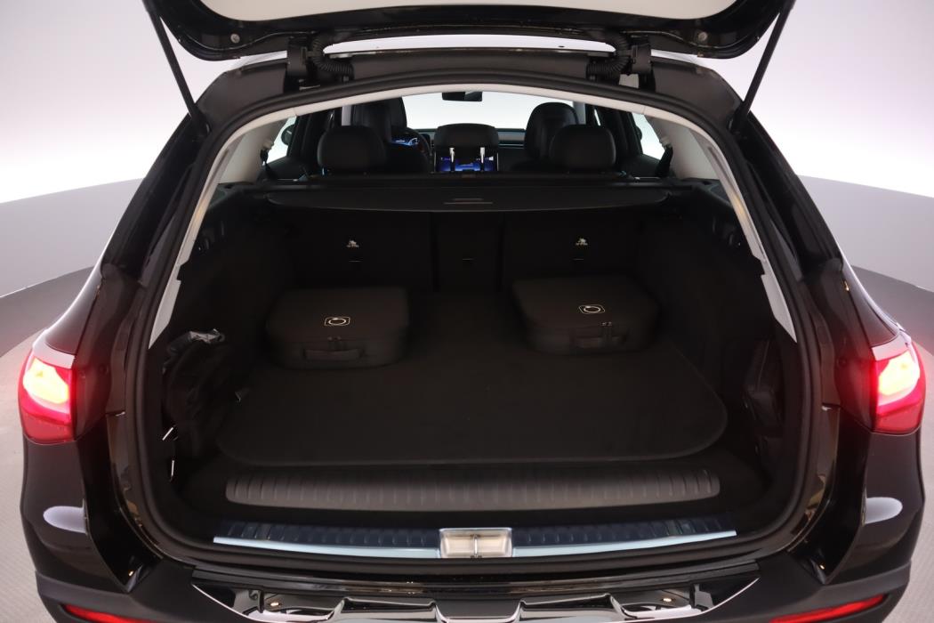 MERCEDES-BENZ E 2026