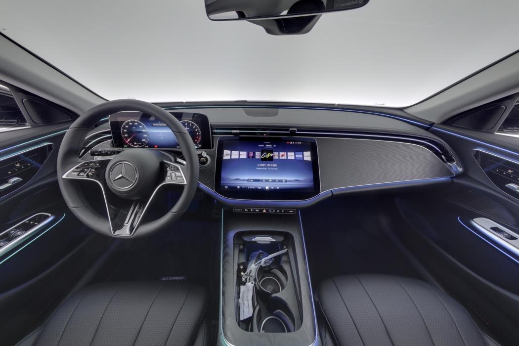 MERCEDES-BENZ E 2026