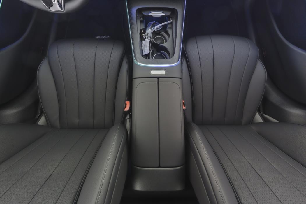 MERCEDES-BENZ E 2026