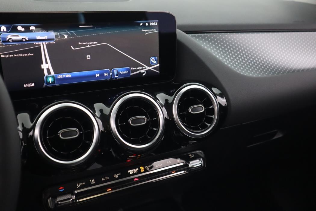 MERCEDES-BENZ GLA 2026