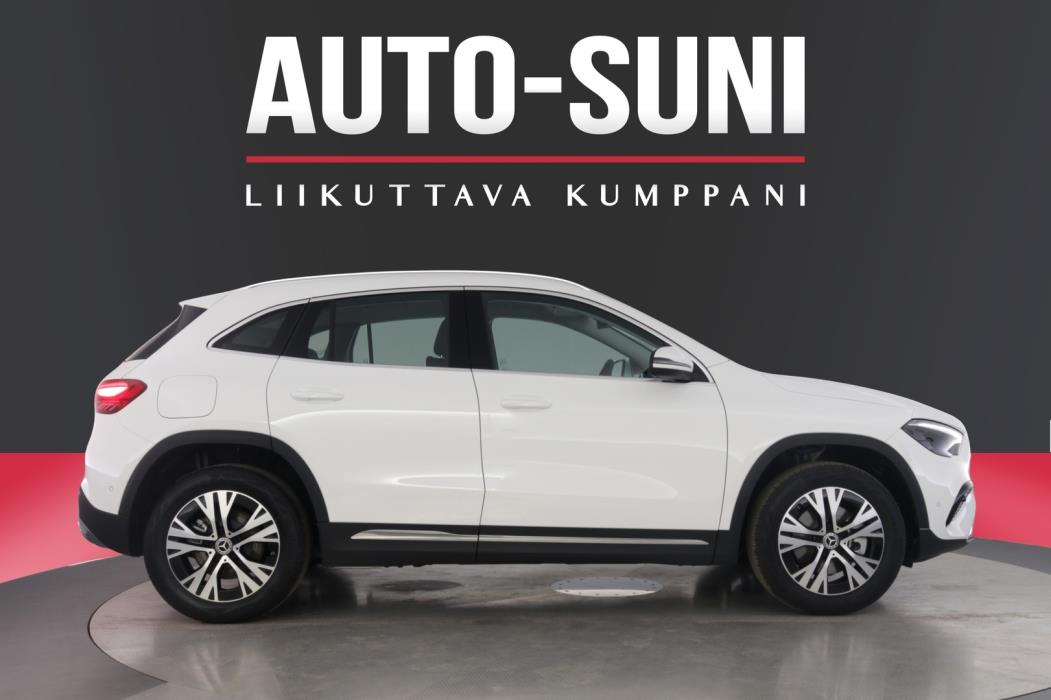 MERCEDES-BENZ GLA 2026