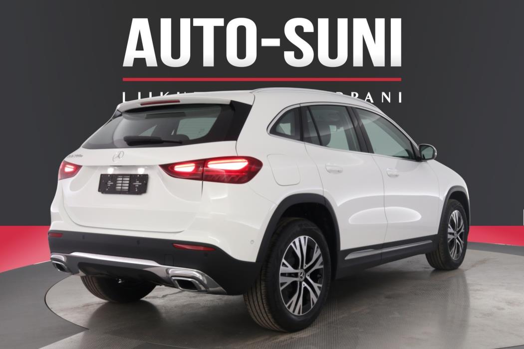 MERCEDES-BENZ GLA 2026