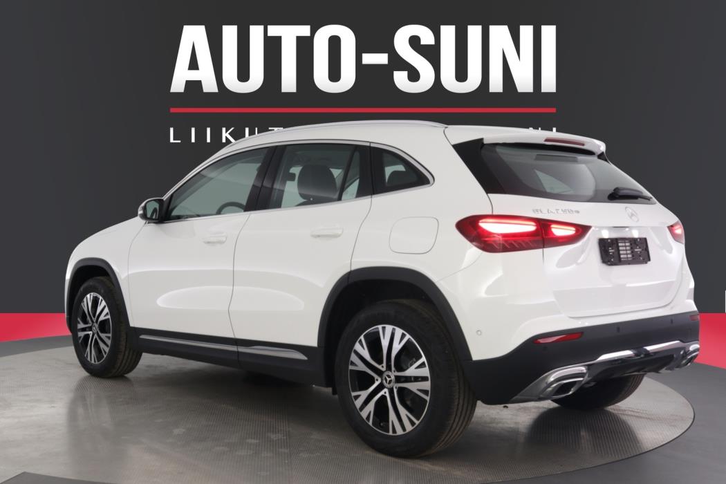 MERCEDES-BENZ GLA 2026