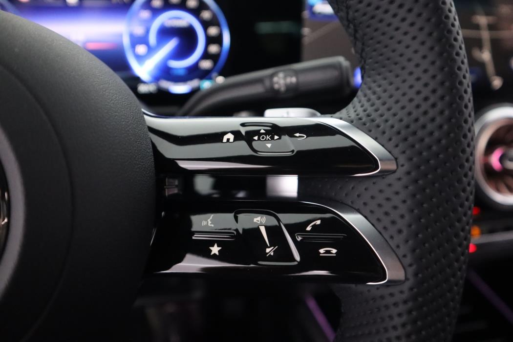 MERCEDES-BENZ EQA 2026