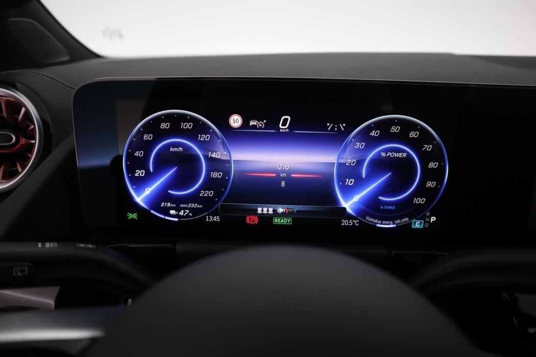 MERCEDES-BENZ EQA 2026