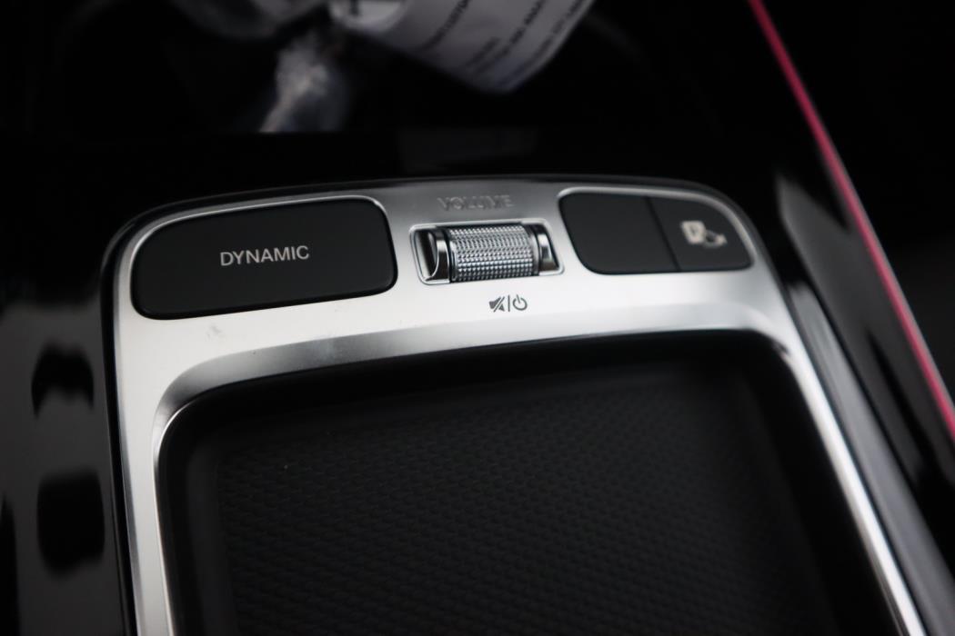 MERCEDES-BENZ EQA 2026