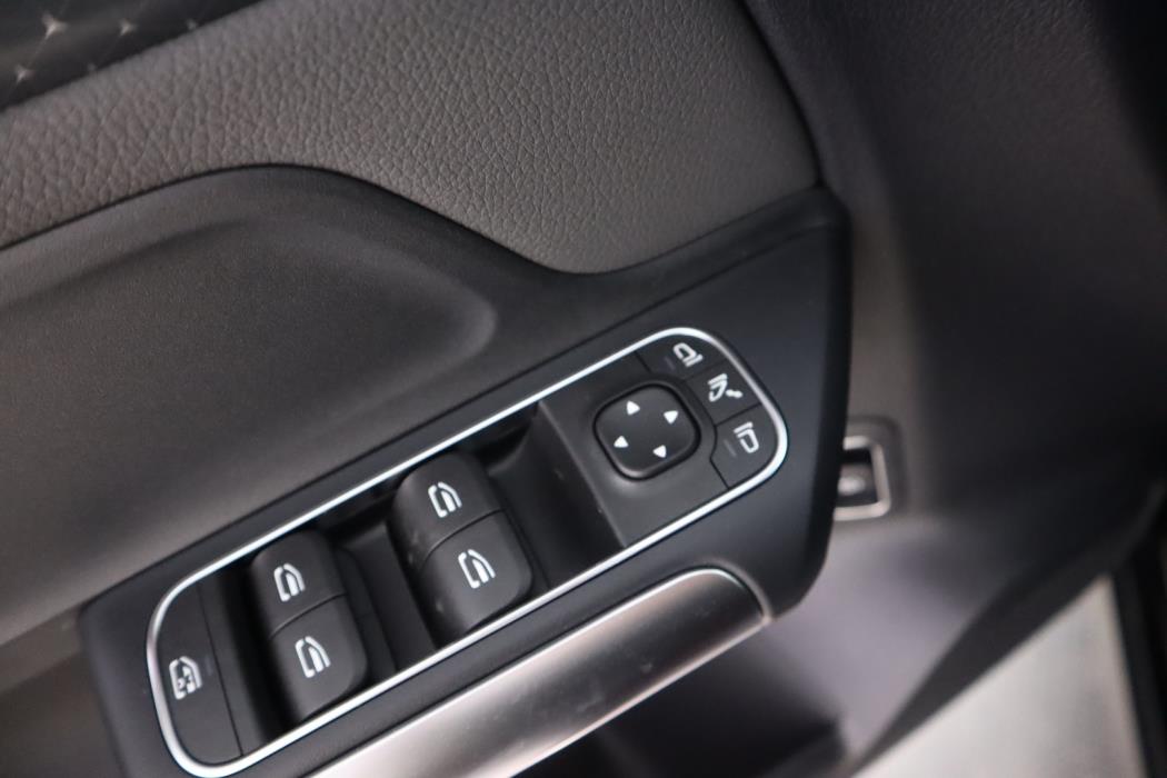 MERCEDES-BENZ EQA 2026