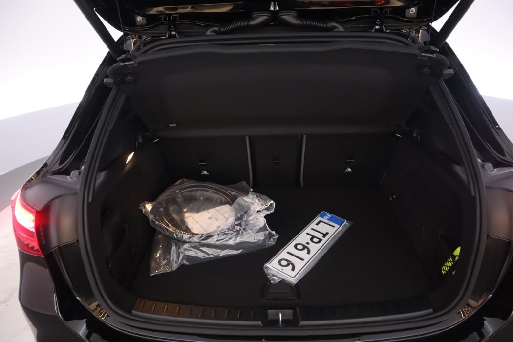 MERCEDES-BENZ EQA 2026