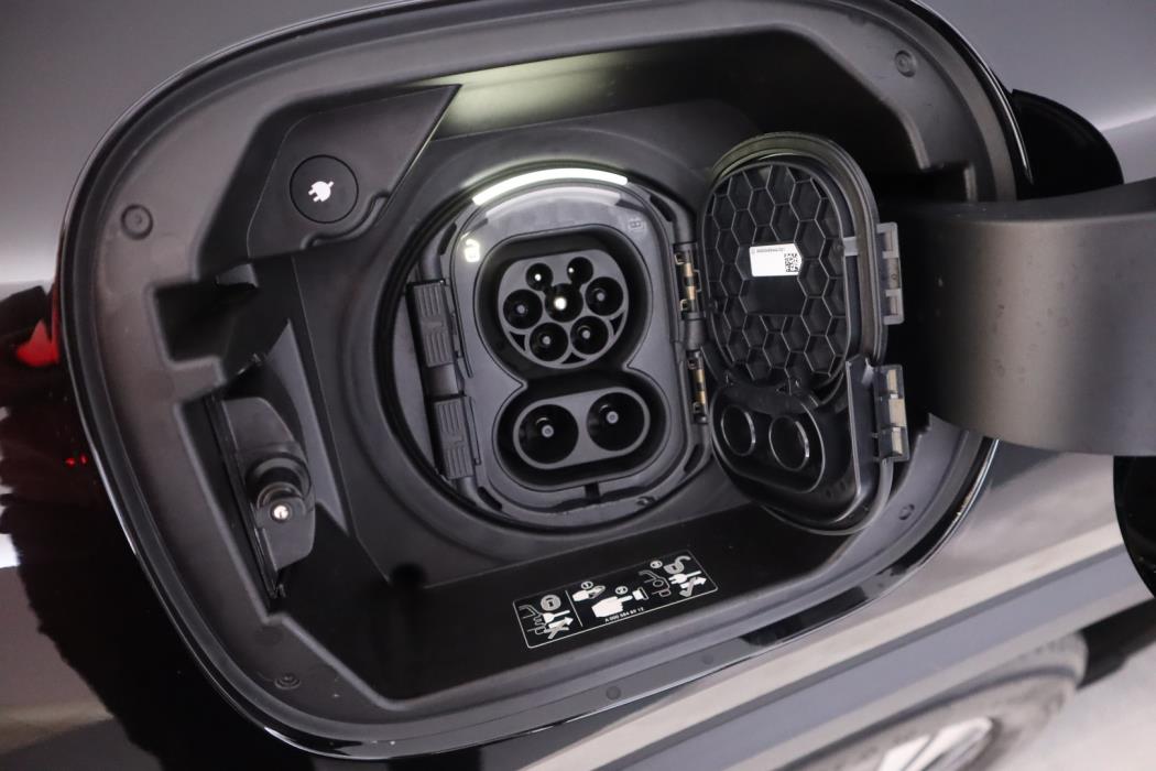 MERCEDES-BENZ EQA 2026