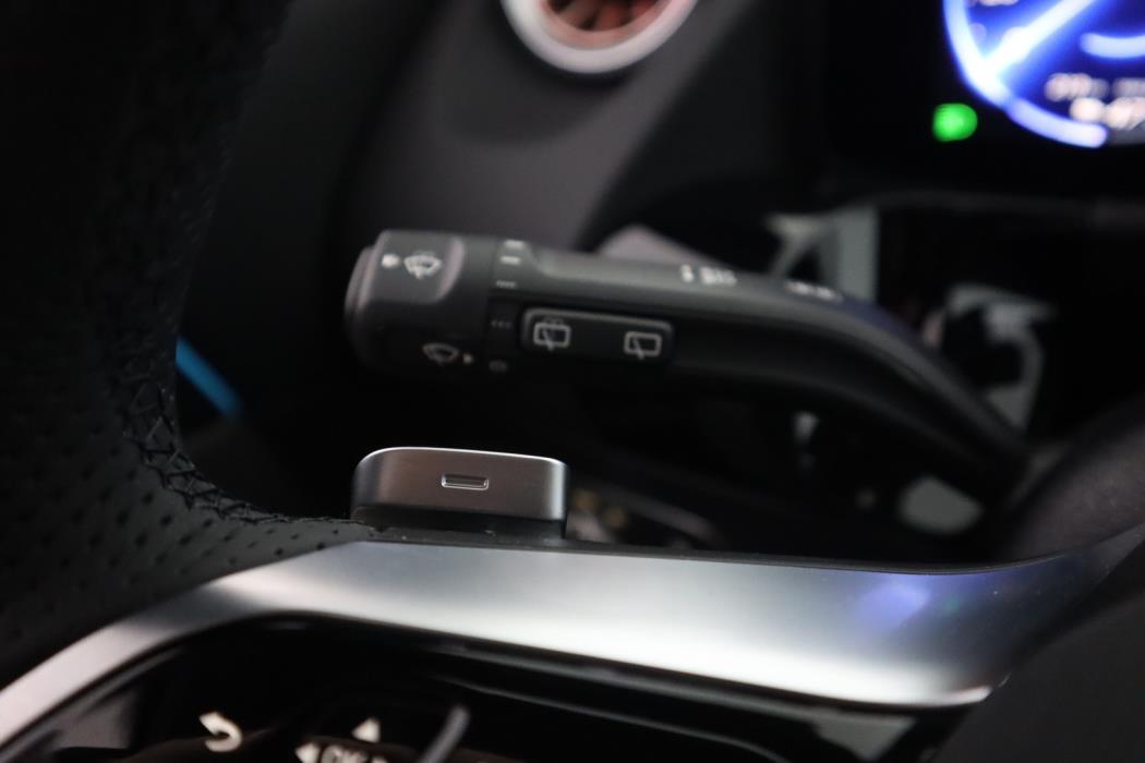 MERCEDES-BENZ EQA 2026