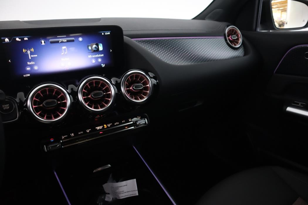 MERCEDES-BENZ EQA 2026