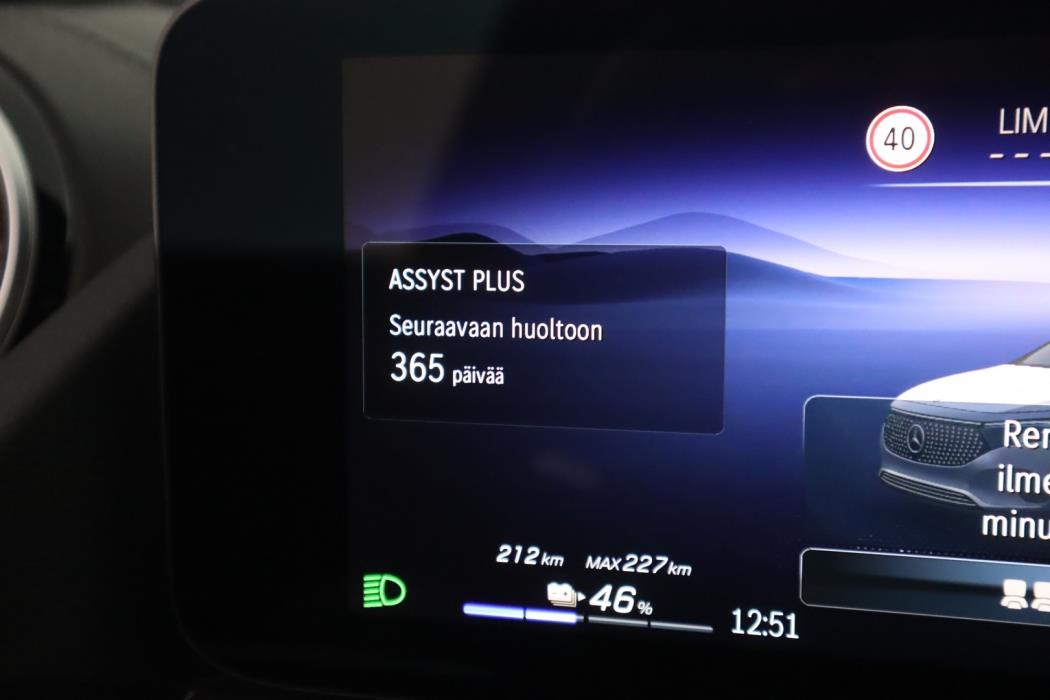 MERCEDES-BENZ EQA 2026