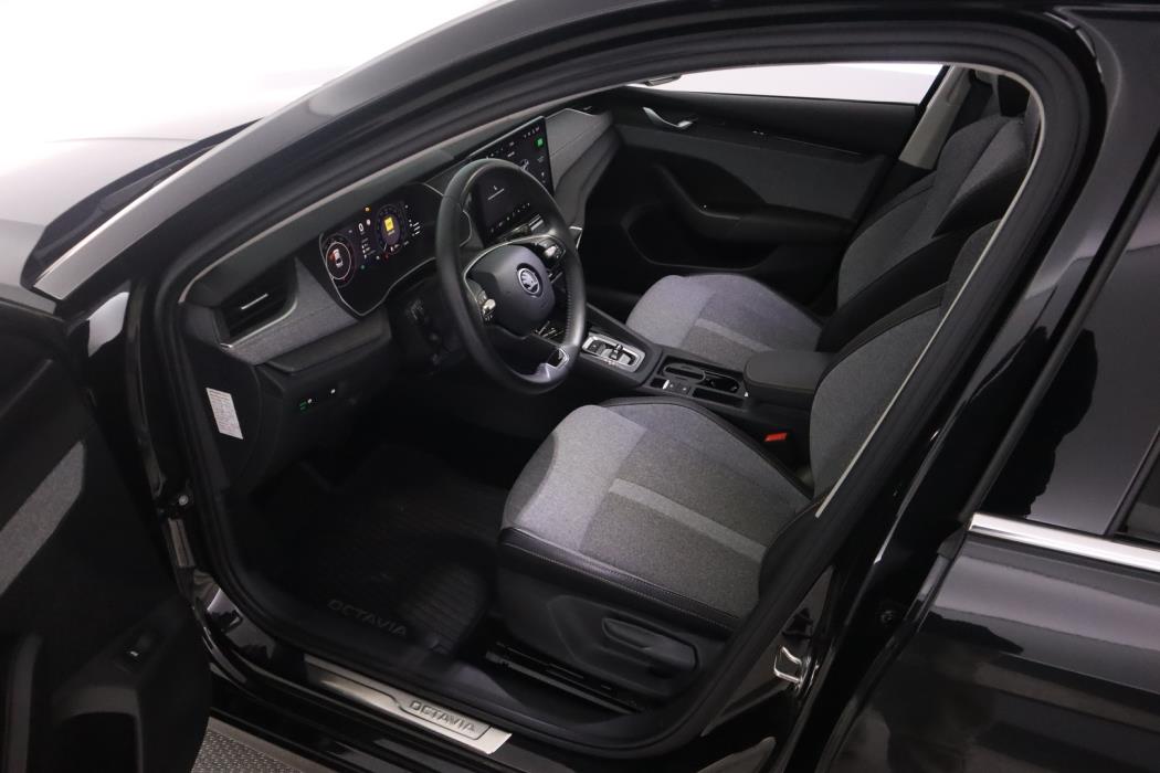 SKODA Octavia 2025