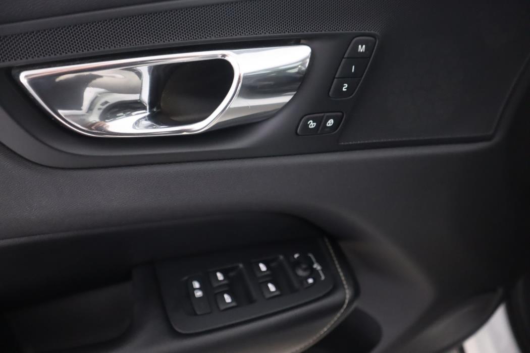 VOLVO XC60 2018