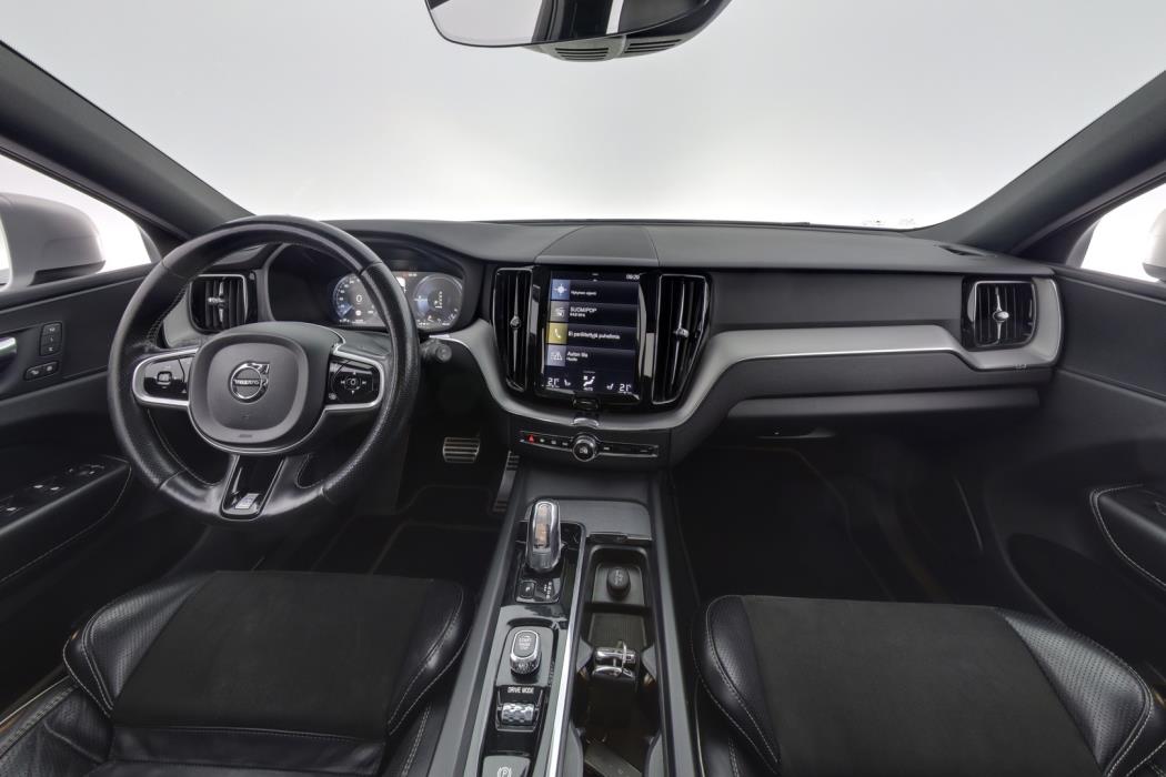 VOLVO XC60 2018