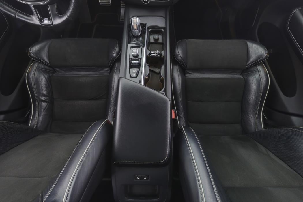 VOLVO XC60 2018
