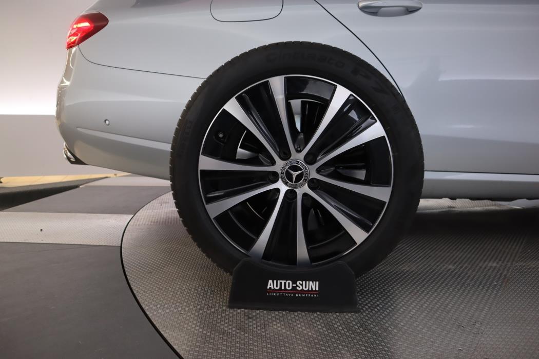 MERCEDES-BENZ E 2021