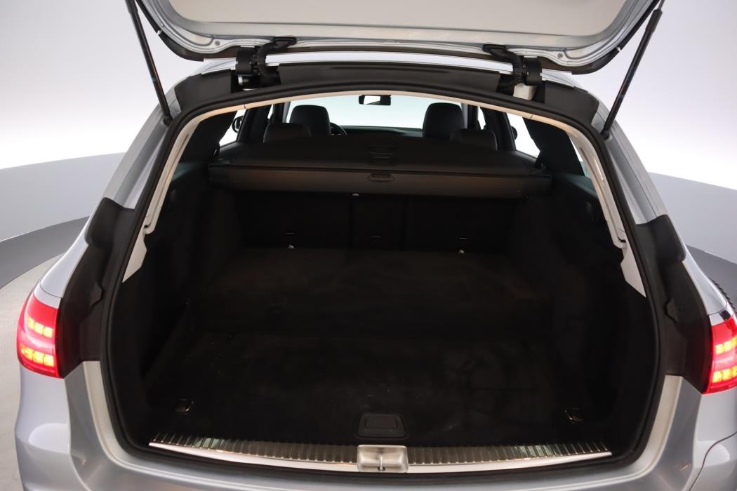 MERCEDES-BENZ E 2021