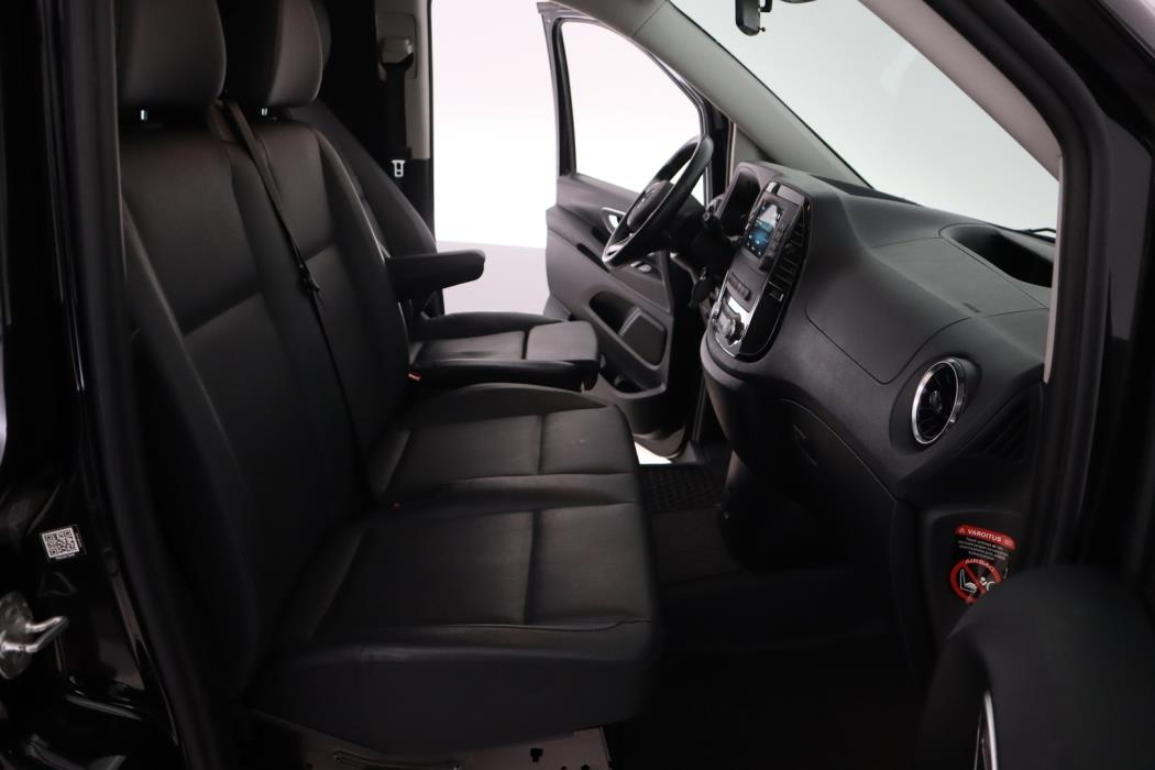 MERCEDES-BENZ Vito 2023