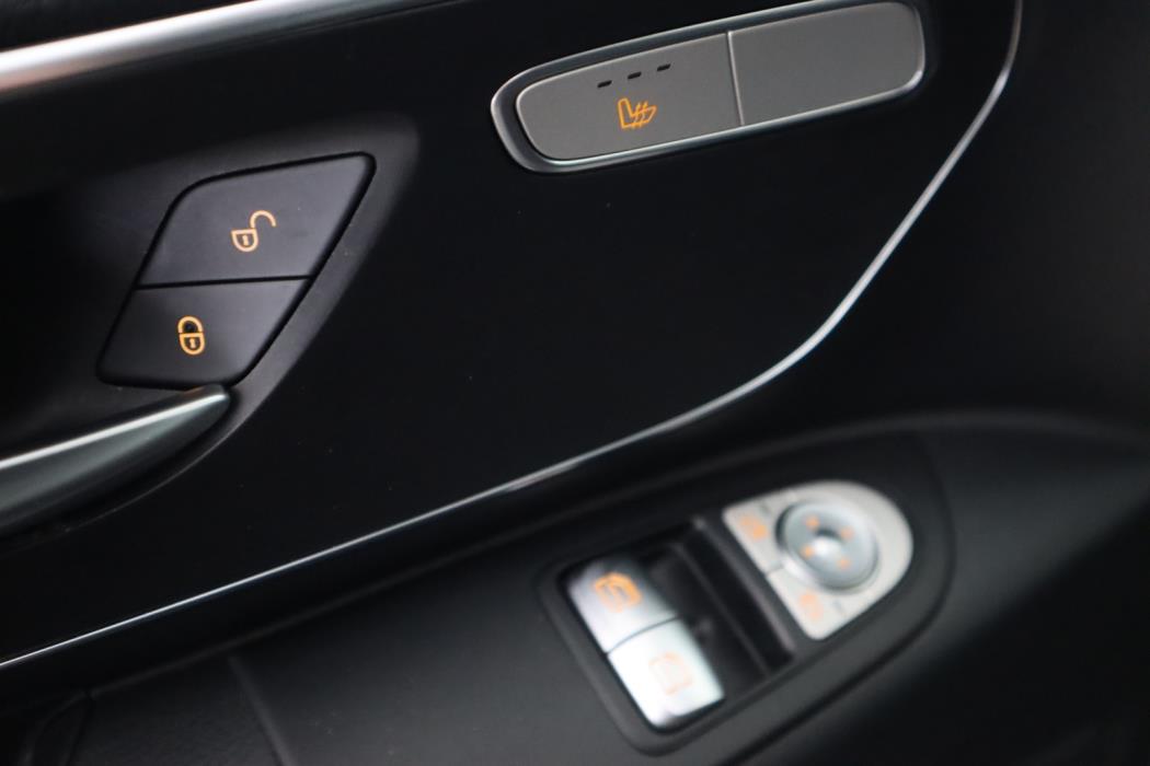 MERCEDES-BENZ Vito 2023