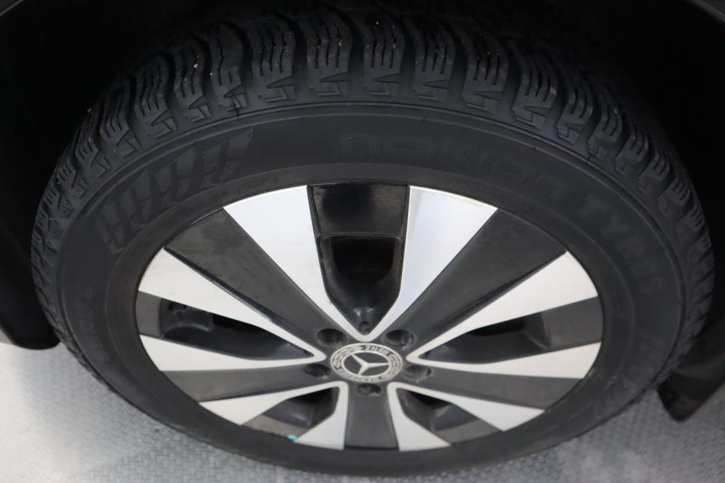 MERCEDES-BENZ Vito 2023