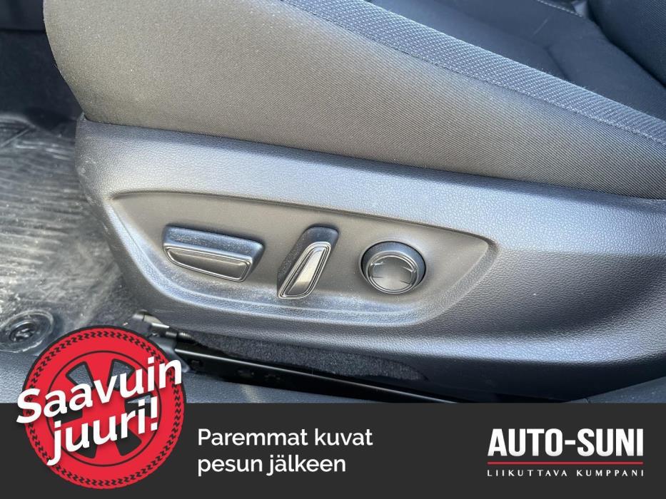 TOYOTA Prius Plug-in 2023