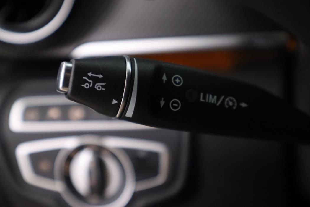 MERCEDES-BENZ V 2020