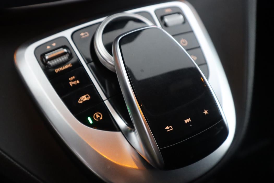 MERCEDES-BENZ V 2020